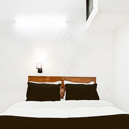 Hotel O Kiiza Stay House